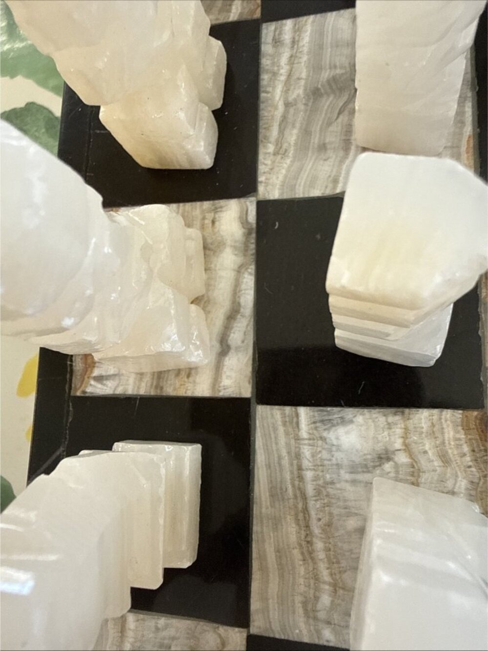 Vtg Carved White & Black Onyx Marble Stone Aztec Chess Set Board Complete 10 in - Picture 5 of 16